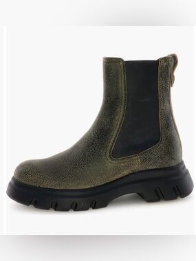 NWT VOILE BLANCHE Twilly Chelsea Boot in Ecru